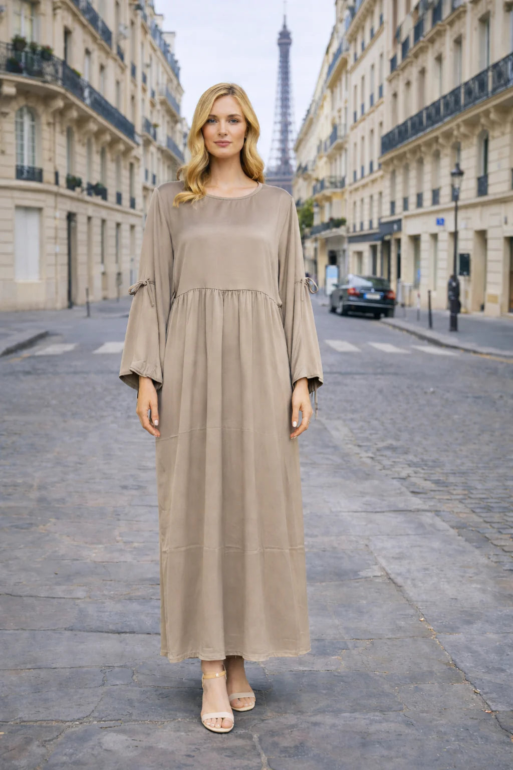 Robe Longue Satinée Coupe Empire Manches Ajustables