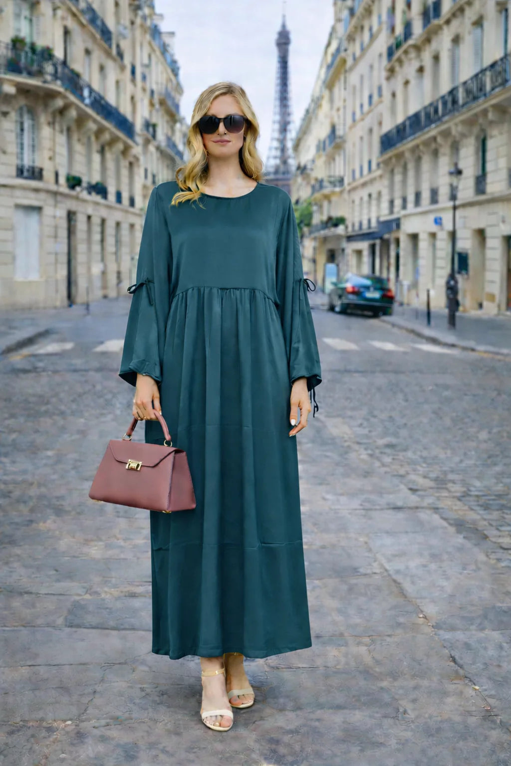 Robe Longue Satinée Coupe Empire Manches Ajustables